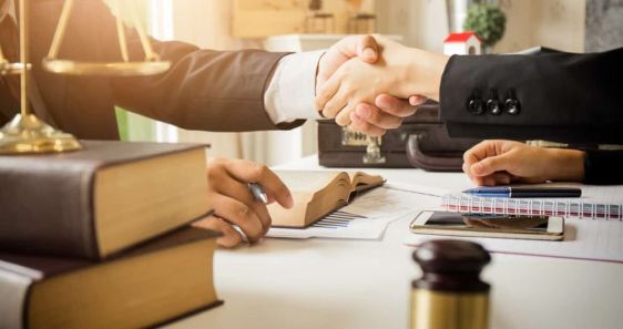 مراحل طلاق توافقی با وکیل: مدت زمان و اقدامات لازم برای انجام آن